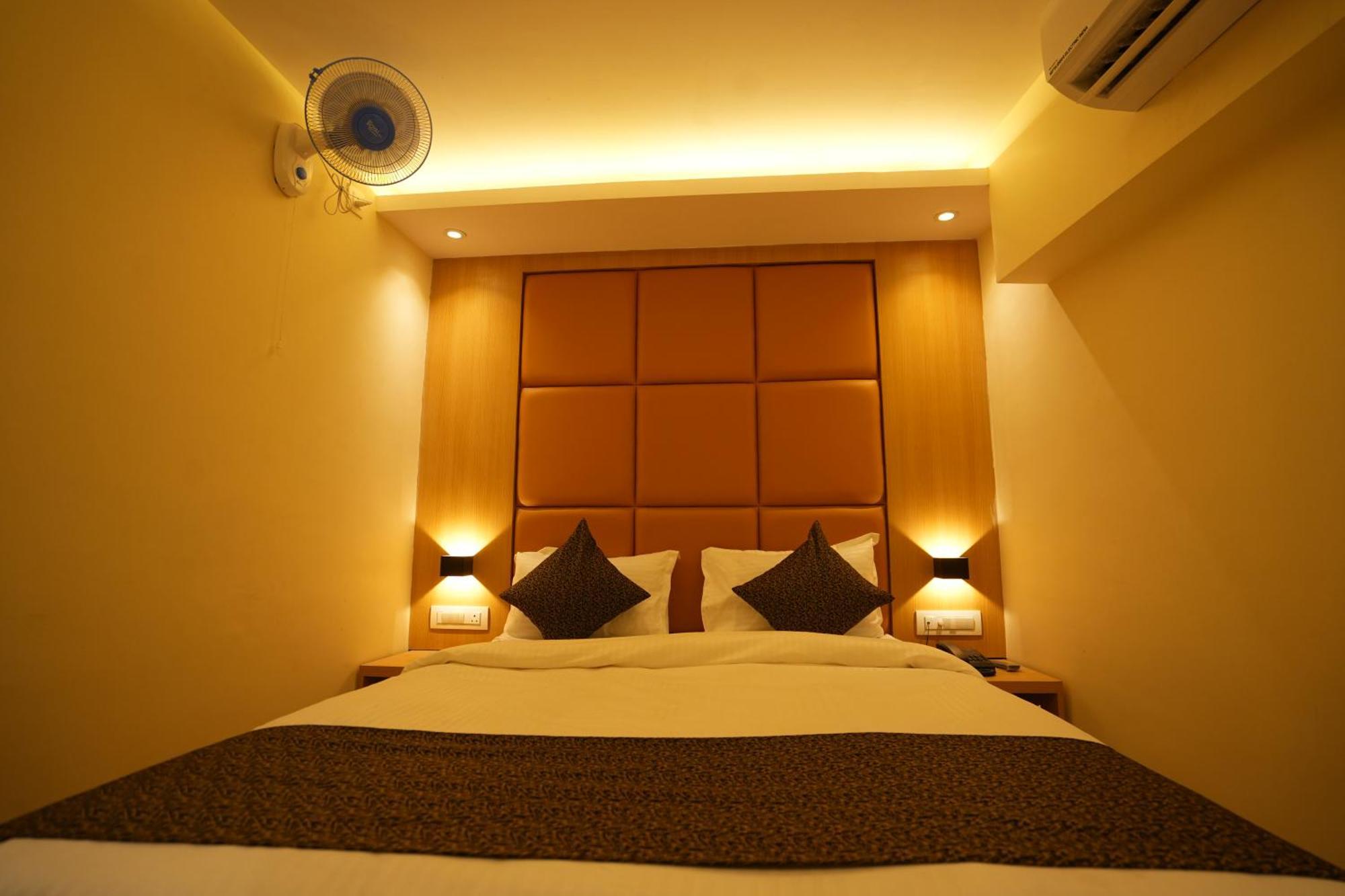 Hotel Boston Mumbai Ngoại thất bức ảnh